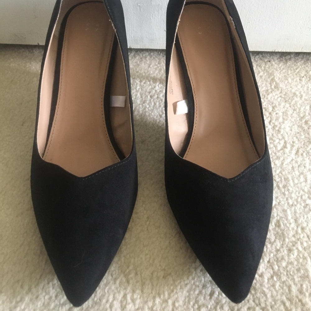 Heels - Picture 2 of 4